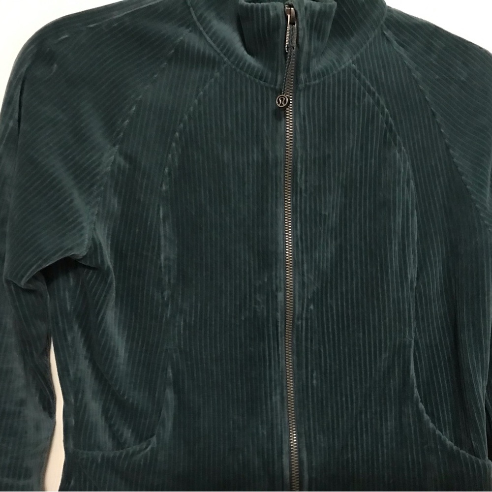 Lululemon Scuba Track Jacket *Velvet Cord EUC
Storm Teal W3HN5S - Picture 8 of 10